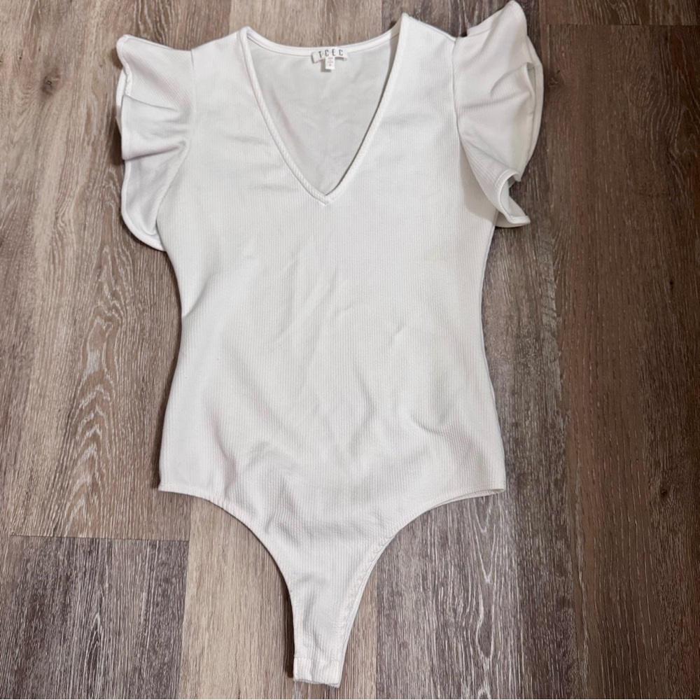 TCEC Cream Textured V-Neck Bodysuit- Size Small